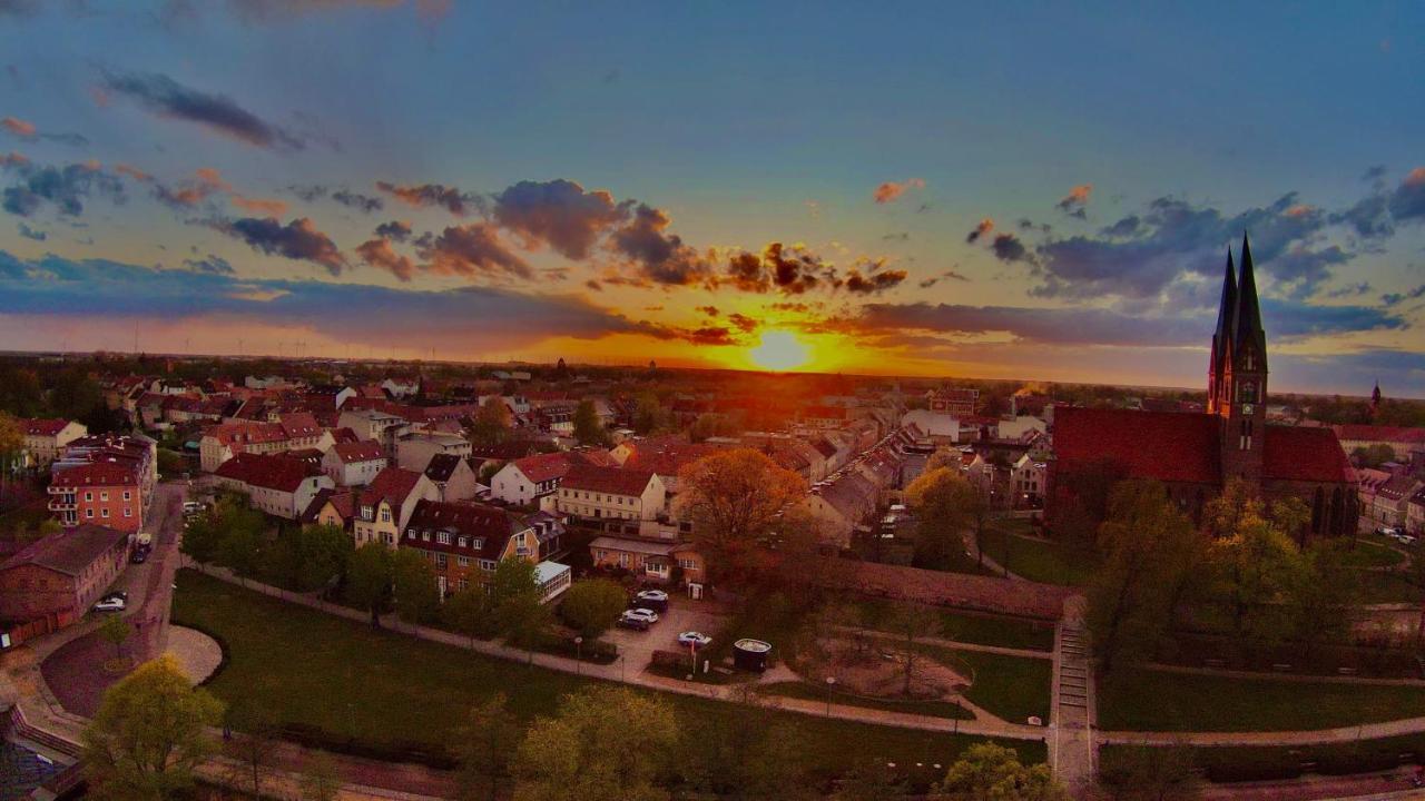 Altes Kasino Hotel Am See Neuruppin Dış mekan fotoğraf