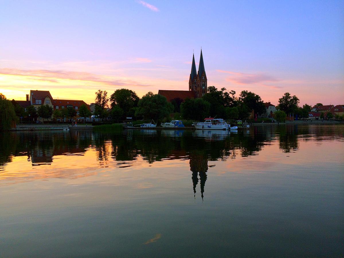 Altes Kasino Hotel Am See Neuruppin Dış mekan fotoğraf