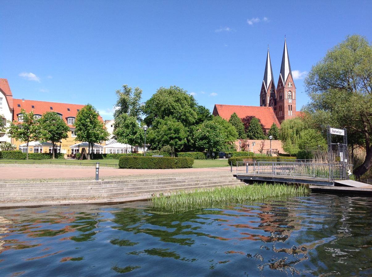 Altes Kasino Hotel Am See Neuruppin Dış mekan fotoğraf